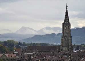 Fêter sur les toits de Berne dans la tour de la cathédrale