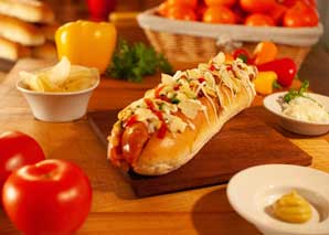 XXL hot dogs grillés à l'américaine, burgers, frites