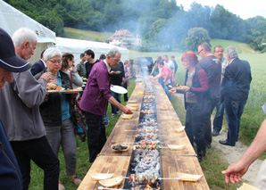 Barbecue amusant sur le plus long barbecue de Suisse