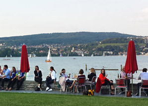 Party estivale avec barbecue au bord du lac de Zurich