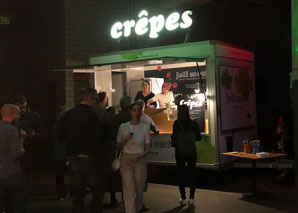 Crêpes and frozen yogurt from the food truck