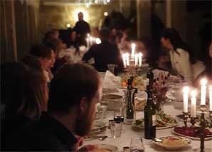 Dîner dans la cave voûtée au centre de Berne