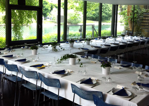 Essen im Gewölbekeller mitten in Bern