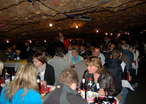 Fête dans une grotte sur la montagne du Rigi