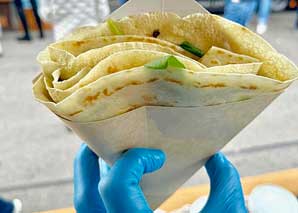 Crêpes sucrées et salées faites maison et café du foodtruck