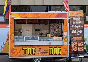 XXL Hotdogs aus dem Food Truck