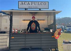 Food truck with Mexican Streetfood