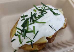 Food Truck mit Baked Potatoes und mehr