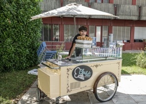 Hausgemachtes Gelato aus dem Piaggio Porter