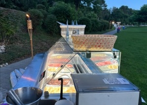 Hausgemachtes Gelato aus dem Piaggio Porter