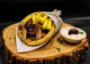 Griechische Küche aus dem Foodtruck