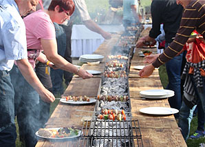 vandtæt Klimaanlæg Montgomery Grillplausch am längsten Grill der Schweiz - Erlebnisessen