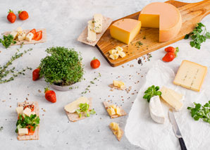 Cheese tasting with sommeliers (on site or online)