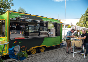 Kreative Marktküche aus dem Food Truck