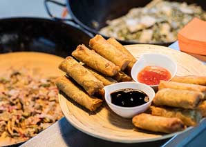 National cuisine from the tuk-tuk truck