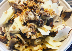 Mac'n'Cheese und Burger aus dem Foodtruck
