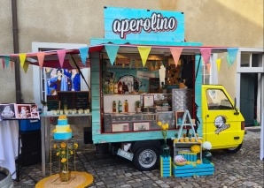 Piaggio Ape als Bar-, Grill- und Apéro-Truck