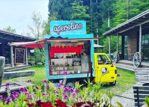 Piaggio Ape als Bar-, Grill- und Apéro-Truck
