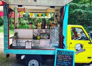Piaggio Ape als Bar-, Grill- und Apéro-Truck