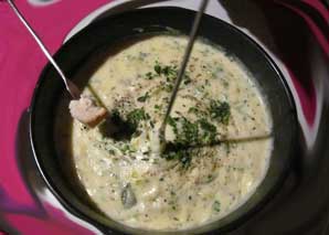 Outdoor-Fondue im Tannenwald mitten in Basel