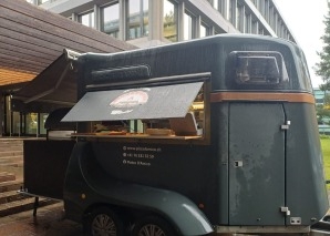 Pizza food truck napolitain