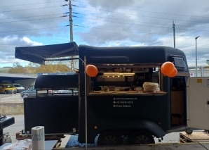 Pizza food truck napolitain