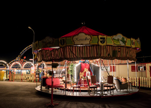 Poetisches Weihnachtsvarieté mit Essen im Zirkuszelt