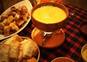Raclette und Fondue im Chalet in Zürich