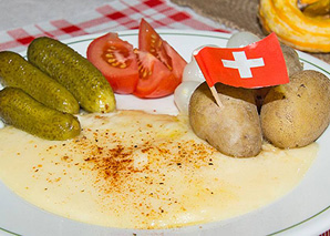 Geselliges Essen im Turm in Zug