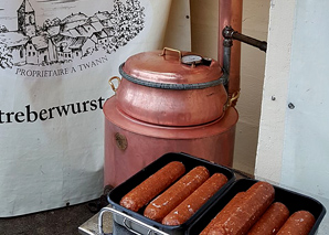 Treberwurst food in Twann