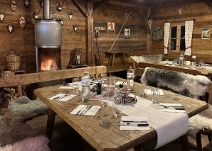 Christmas chalet evening in the Bernese Oberland