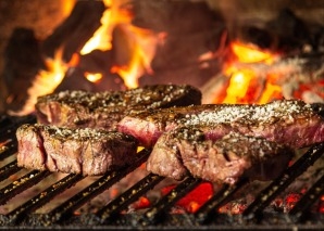 Waldhaus-Grillfest in der Natur bei Bern