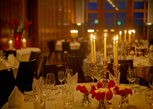 Weihnachtsdinner über der Stadt Zürich