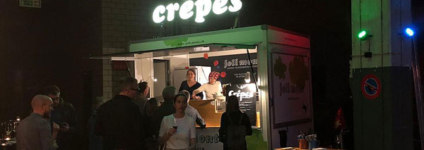 Crêpes and frozen yogurt from the food truck