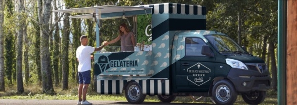 Hausgemachtes Gelato aus dem Piaggio Porter