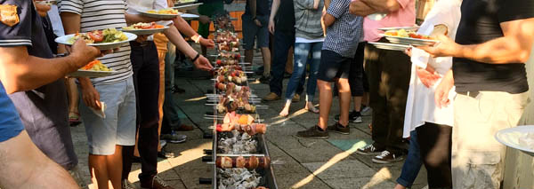 Griller des brochettes sans interruption