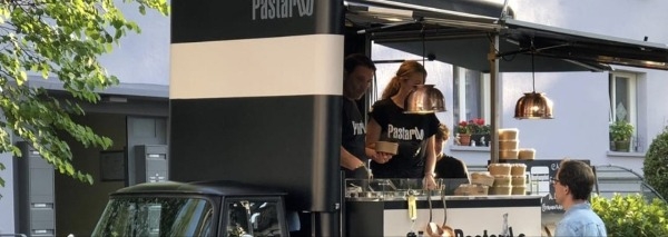 Hausgemachte Pasta aus dem Piaggio Ape