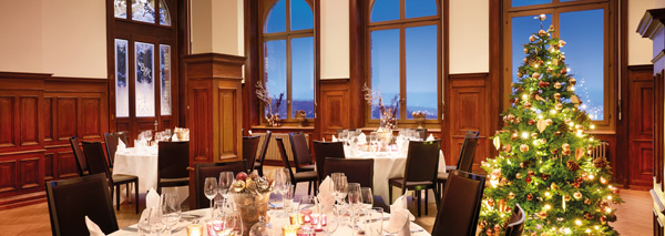 Weihnachtsdinner über der Stadt Zürich