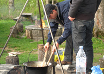 Fondue Chinoise über dem Feuer